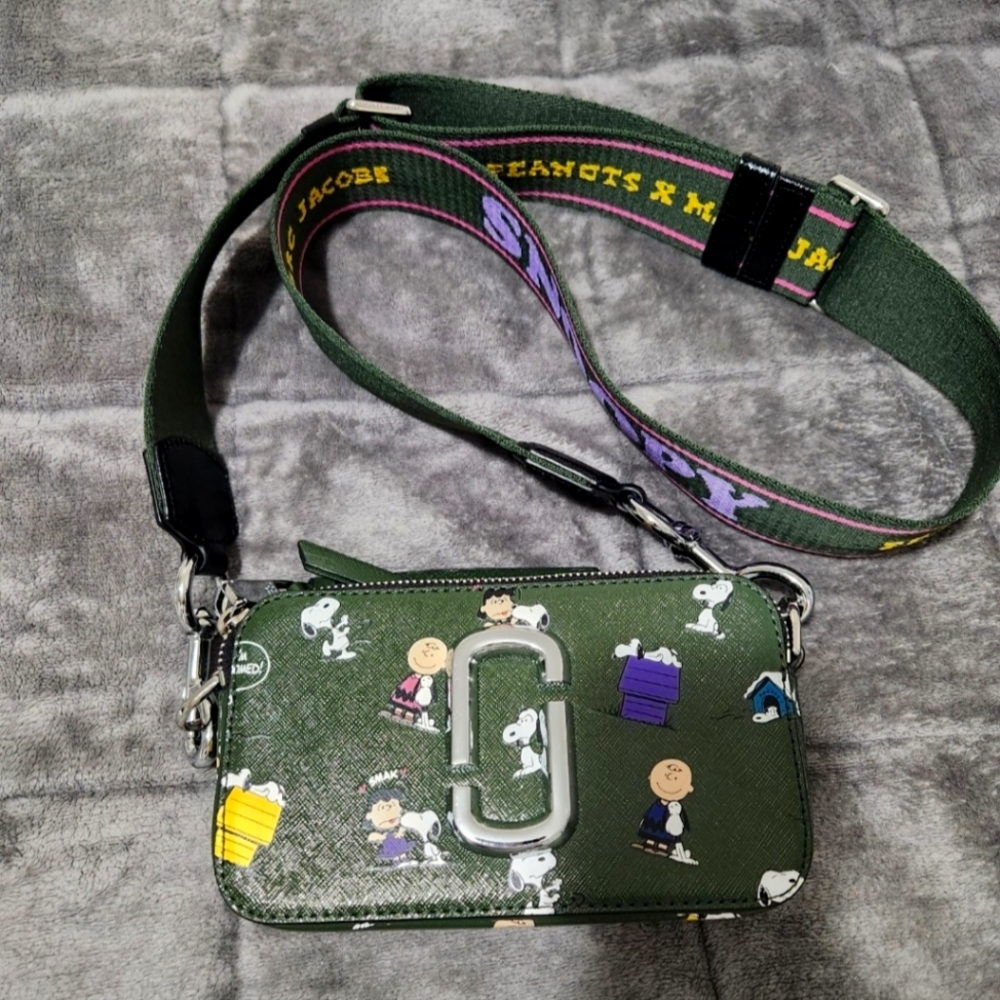 Mark jacob snoopy snapshot bag